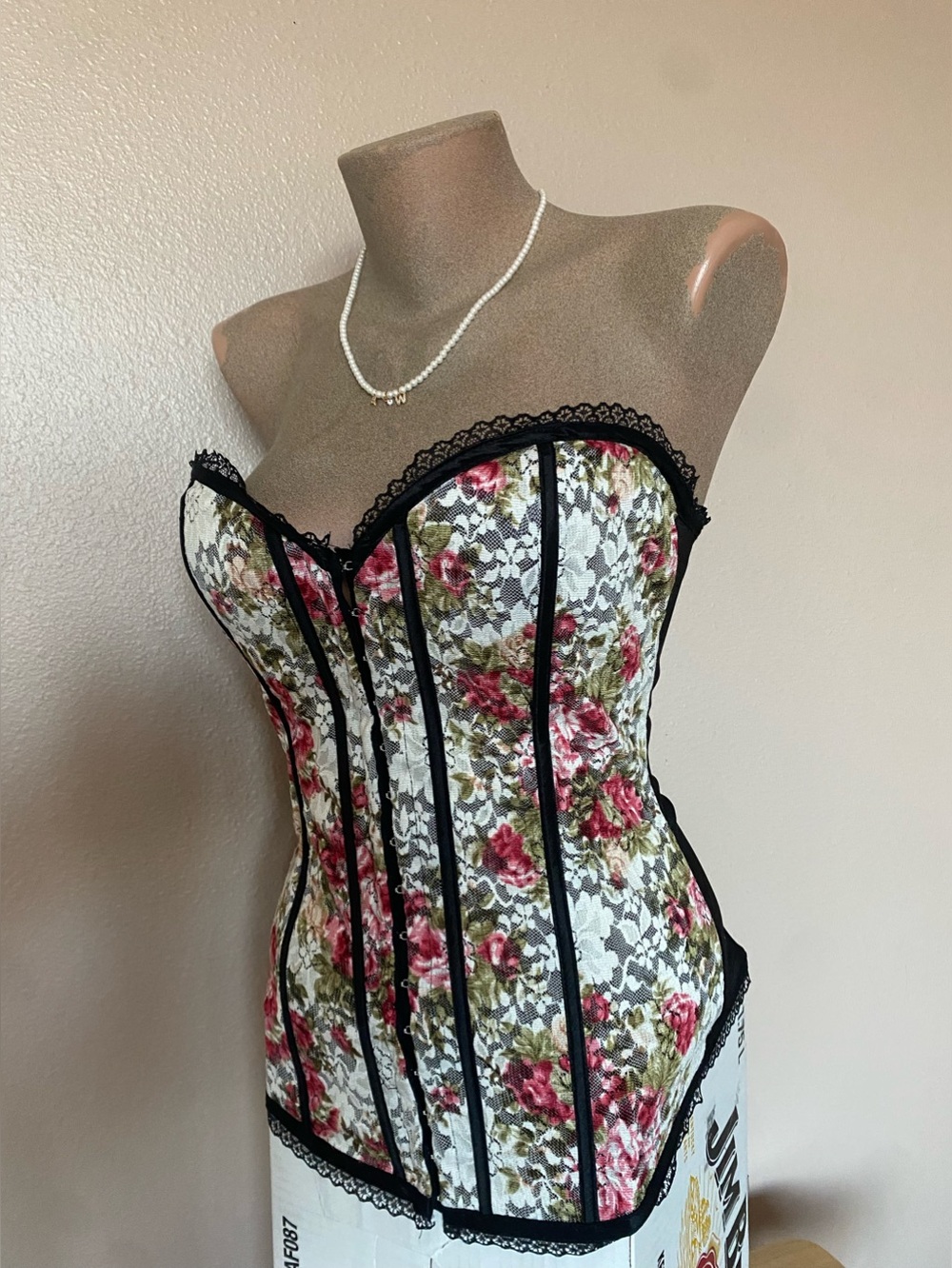Lydia USA Black & White Rose Floral Corset Top with Lace Trim